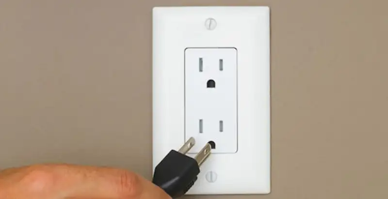 gfc outlets service demonstrating proper testing and use of ground fault circuit interrupter outlet in Naperville, IL